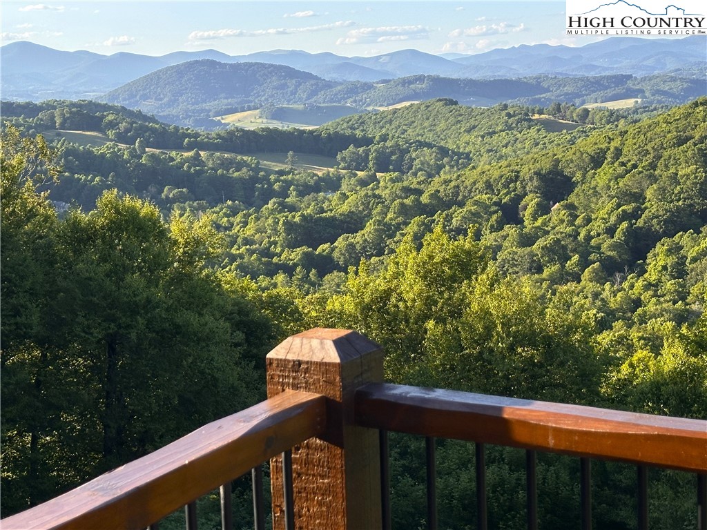 Boone, North Carolina 28607, United States, 3 Bedrooms Bedrooms, ,3 BathroomsBathrooms,Residential,Active,90648