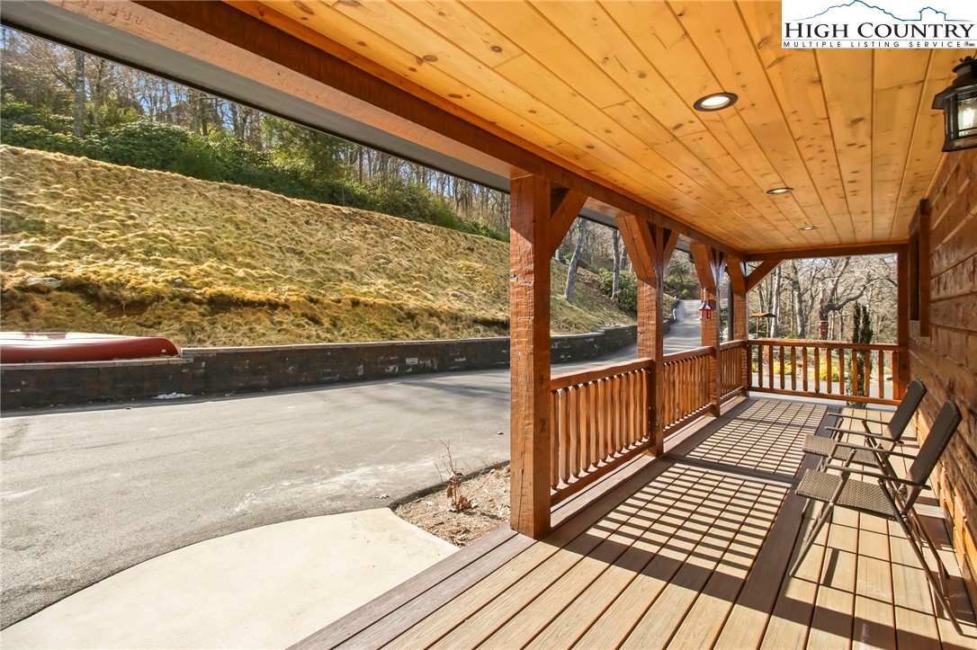 Boone, North Carolina 28607, United States, 3 Bedrooms Bedrooms, ,3 BathroomsBathrooms,Residential,Active,90648