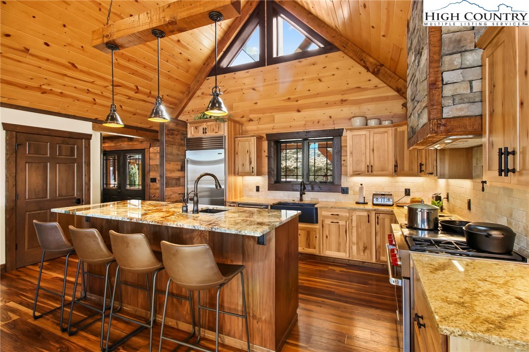 Boone, North Carolina 28607, United States, 3 Bedrooms Bedrooms, ,3 BathroomsBathrooms,Residential,Active,90648