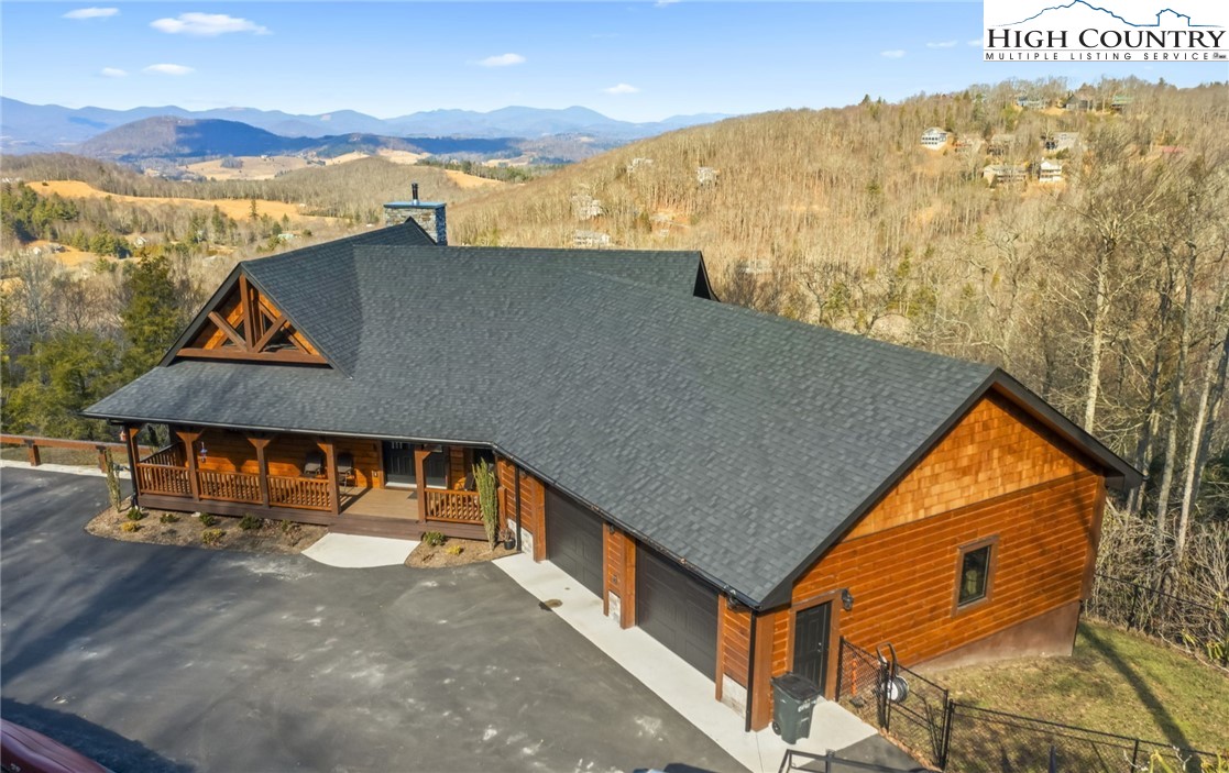 Boone, North Carolina 28607, United States, 3 Bedrooms Bedrooms, ,3 BathroomsBathrooms,Residential,Active,90648