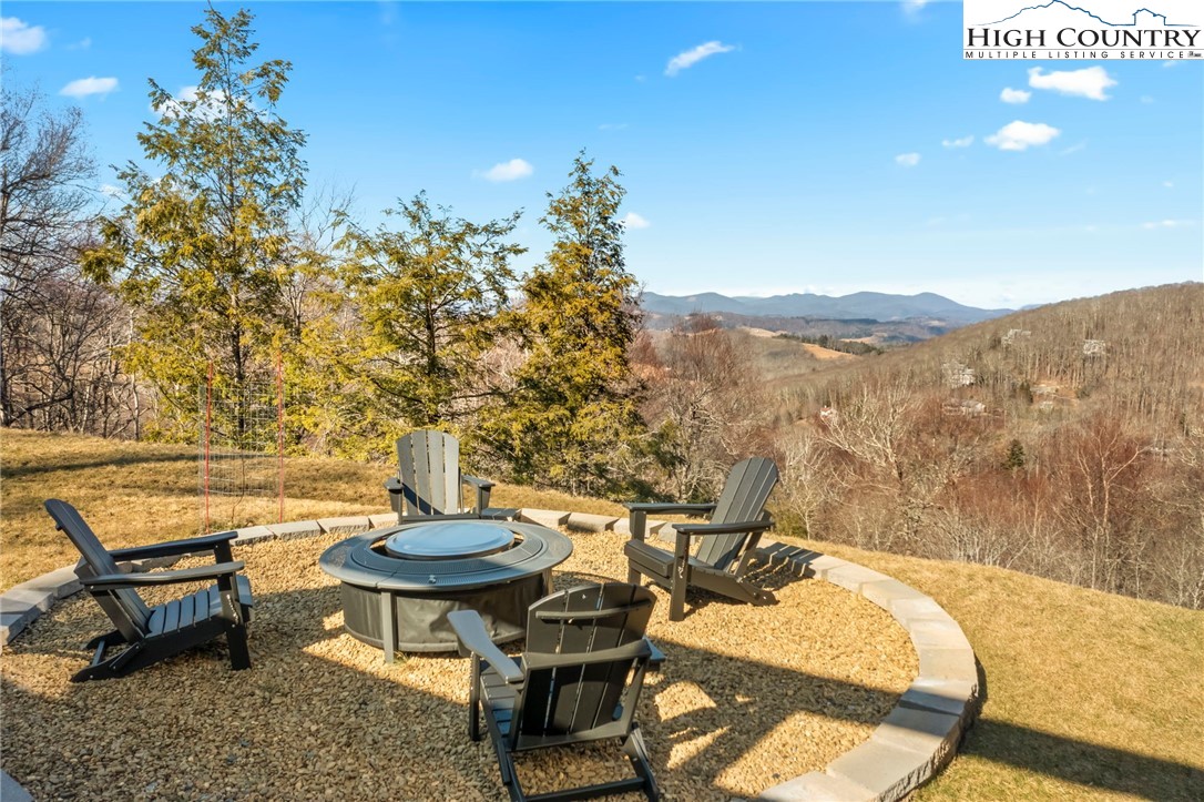 Boone, North Carolina 28607, United States, 3 Bedrooms Bedrooms, ,3 BathroomsBathrooms,Residential,Active,90648