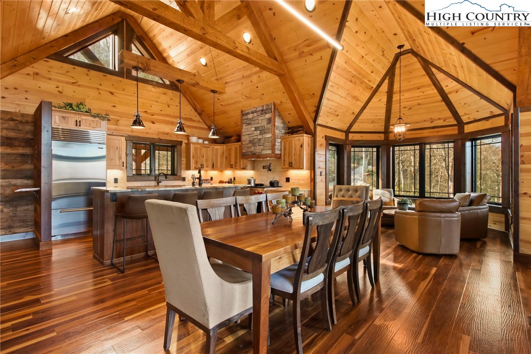 Boone, North Carolina 28607, United States, 3 Bedrooms Bedrooms, ,3 BathroomsBathrooms,Residential,Active,90648