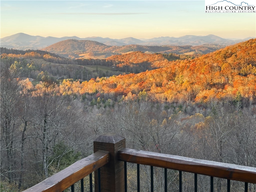 Boone, North Carolina 28607, United States, 3 Bedrooms Bedrooms, ,3 BathroomsBathrooms,Residential,Active,90648