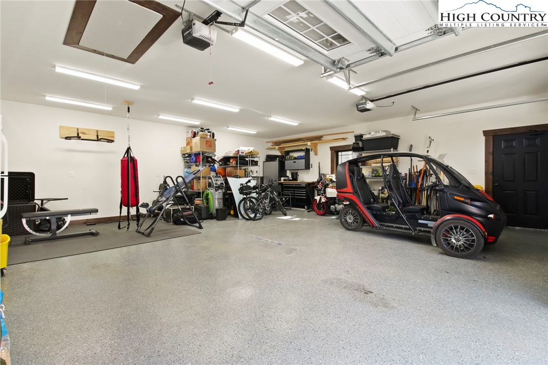 Boone, North Carolina 28607, United States, 3 Bedrooms Bedrooms, ,3 BathroomsBathrooms,Residential,Active,90648