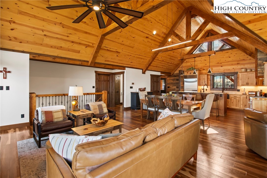 Boone, North Carolina 28607, United States, 3 Bedrooms Bedrooms, ,3 BathroomsBathrooms,Residential,Active,90648