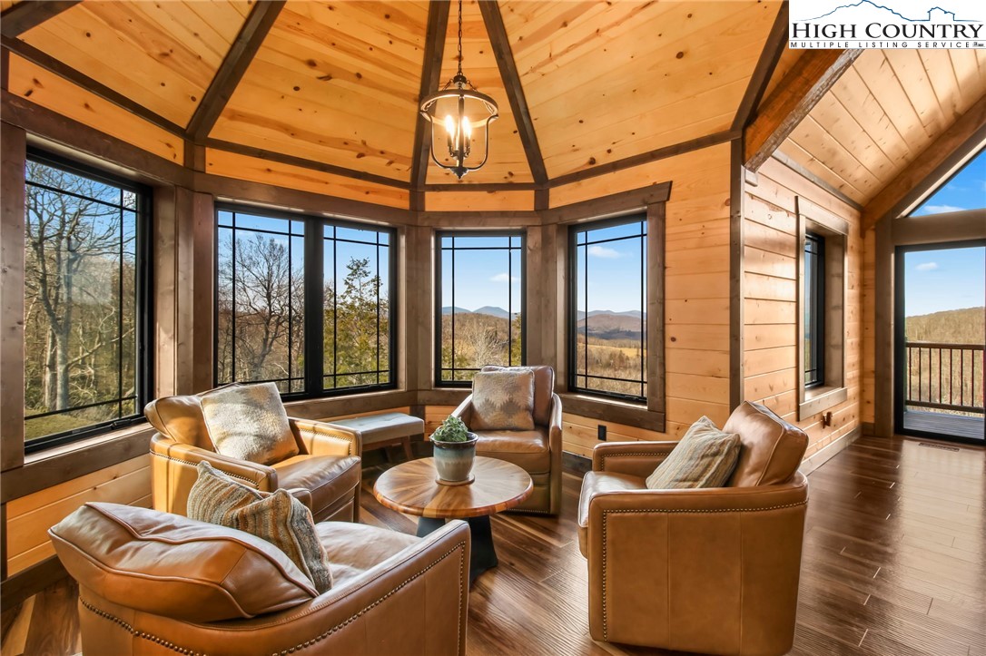 Boone, North Carolina 28607, United States, 3 Bedrooms Bedrooms, ,3 BathroomsBathrooms,Residential,Active,90648