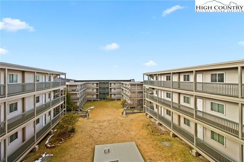 Photo of 301 Pinnacle Inn Road #3301, Beech Mountain, NC 28604 (MLS # 254062)
