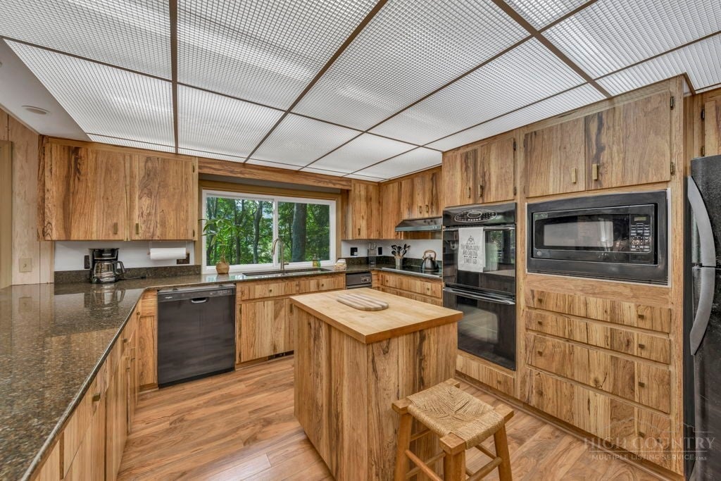202 Cliffside Lane