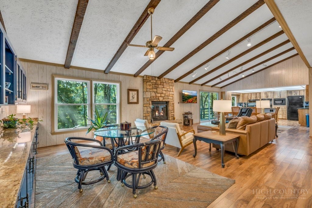 202 Cliffside Lane