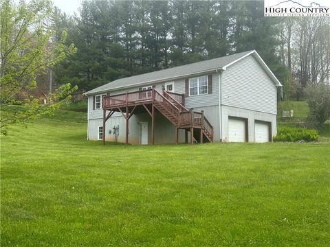 Photo of 319 Slabtown Road, Zionville, NC 28626 (MLS # 249310)