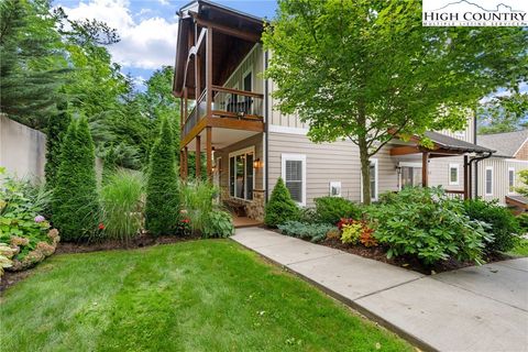 Photo of 486 Ransom Street #A2, Blowing Rock, NC 28605 (MLS # 257983)