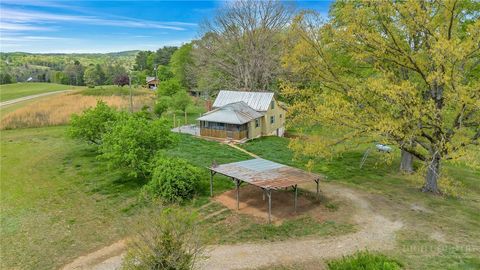 Photo of 2543 Bethany Ford Road Rd, Roaring River, NC 28669 (MLS # 261266)