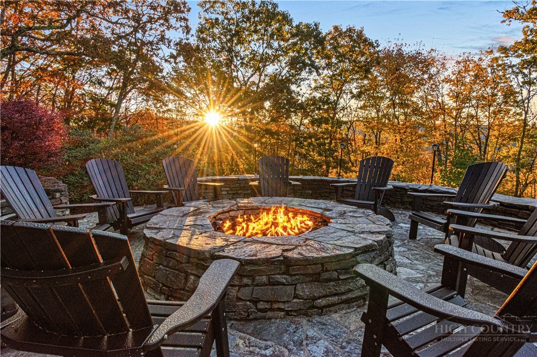 419 Summit Trail