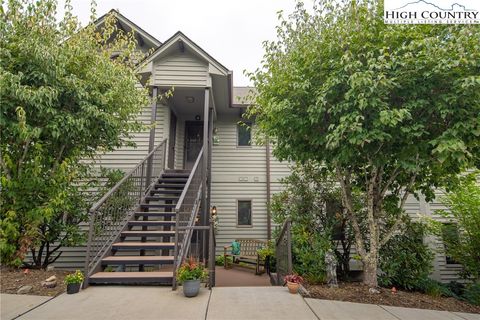 Photo of 140 Manor View Lane #1, Blowing Rock, NC 28605 (MLS # 257969)