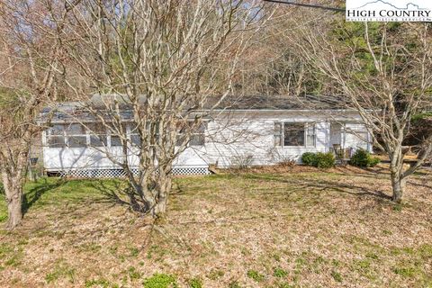 Photo of 153 Ridgewood Drive, Boone, NC 28607 (MLS # 260825)