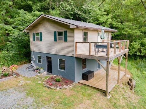 Photo of 280 Lynn Hill Road, Boone, NC 28607 (MLS # 262367)