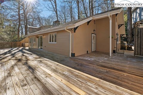 Photo of 1300 Laurel Lane, Blowing Rock, NC 28605 (MLS # 259274)