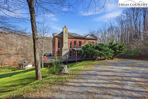 Photo of 205 Timber Lakes Drive, Todd, NC 28684 (MLS # 259126)