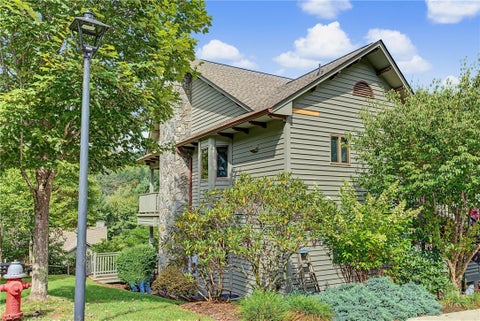 Photo of 140 Manor View Lane #4, Blowing Rock, NC 28605 (MLS # 264511)