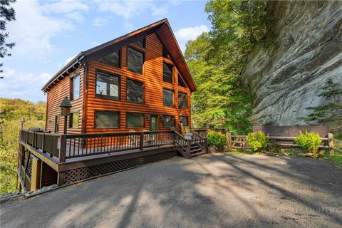 Photo of 125 Waterview Lane, Piney Creek, NC 28663 (MLS # 261710)