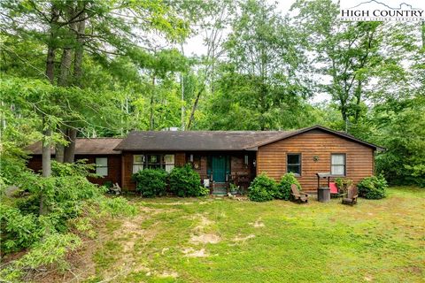 Photo of 198 Forest Wood Lane, Mountain City, TN 37683 (MLS # 256507) Photo of 198 Forest Wood Lane, Mountain City, TN 37683 (MLS # 256507)