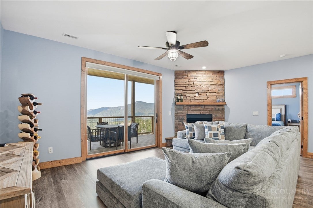 142 Crescent Lane 22-D