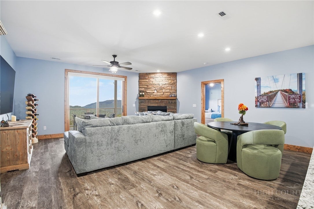 142 Crescent Lane 22-D