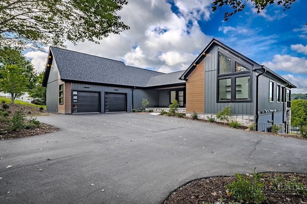 121 Charter Court