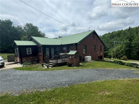 Single Family Residence in Newland NC 8320 NC 181 Highway.jpg