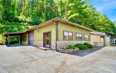 Photo of 4827 US Highway 421, Vilas, NC 28692 (MLS # 264348)