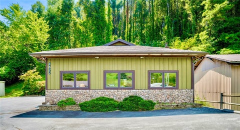 Photo of 4827 US Highway 421, Vilas, NC 28692 (MLS # 264348)