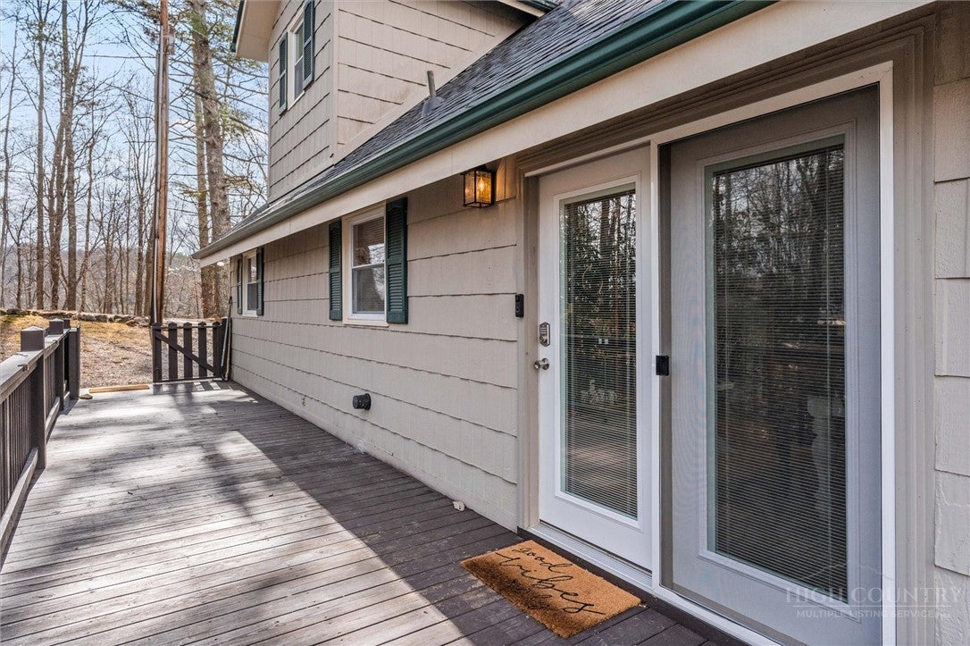 193 Lakeview Lane