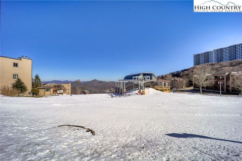 Photo of 104 Sugar Ski Drive #422, Sugar Mountain, NC 28604 (MLS # 254182)