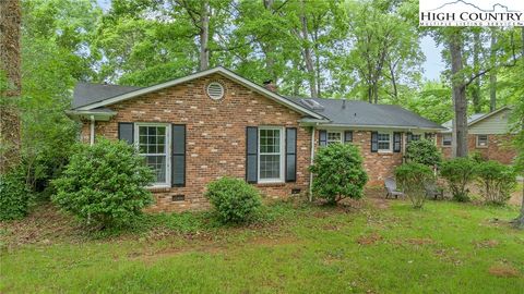 Photo of 5524 Seacroft Road, Charlotte, NC 28210 (MLS # 256765)