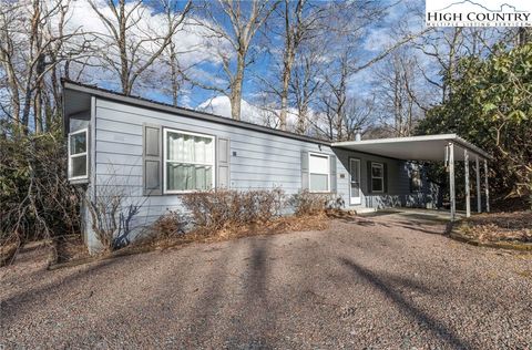 Photo of 182 Fair Park Drive, Blowing Rock, NC 28605 (MLS # 254263)