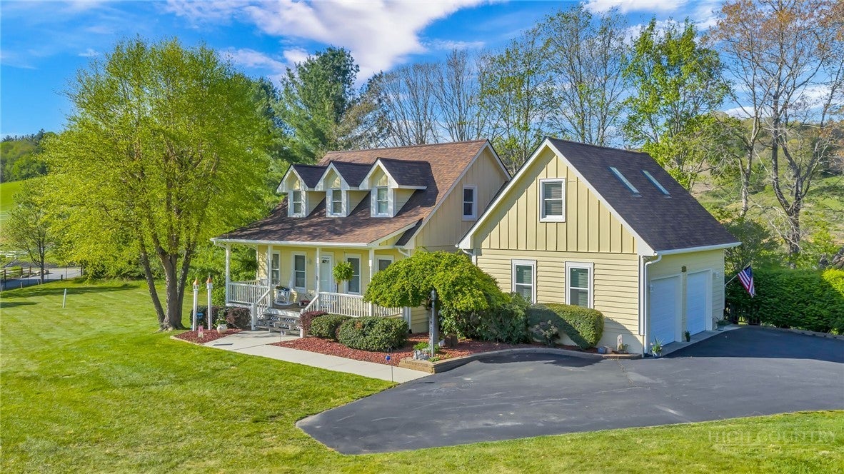 153 Knollview Place