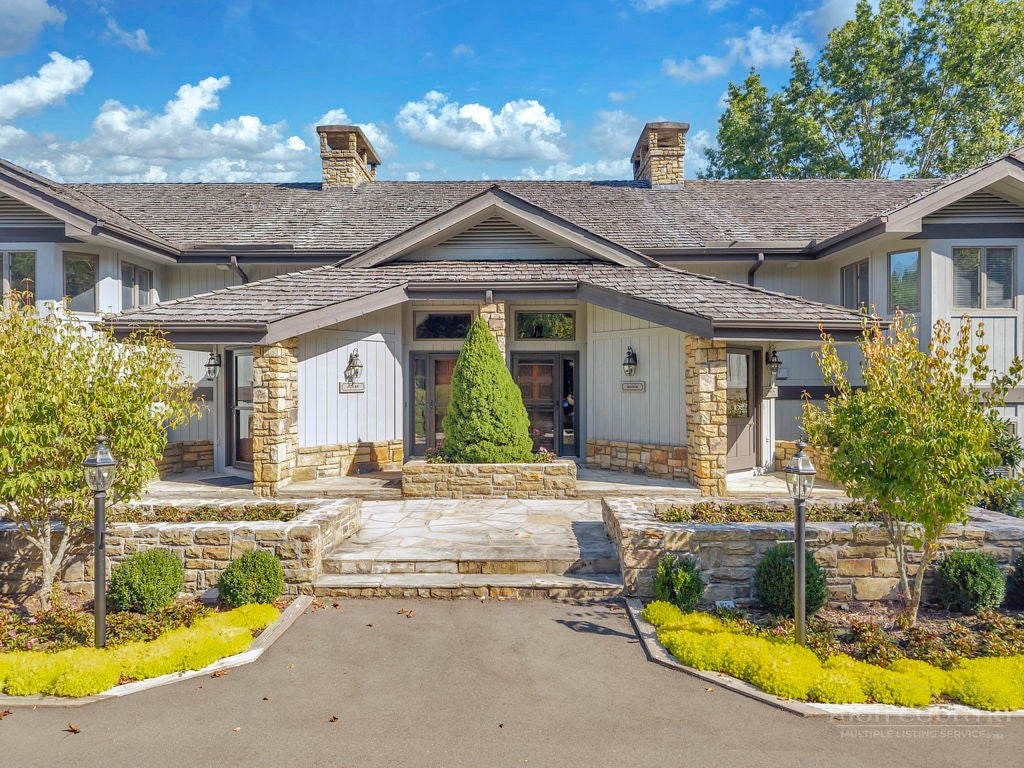 490 Clubhouse Drive C3