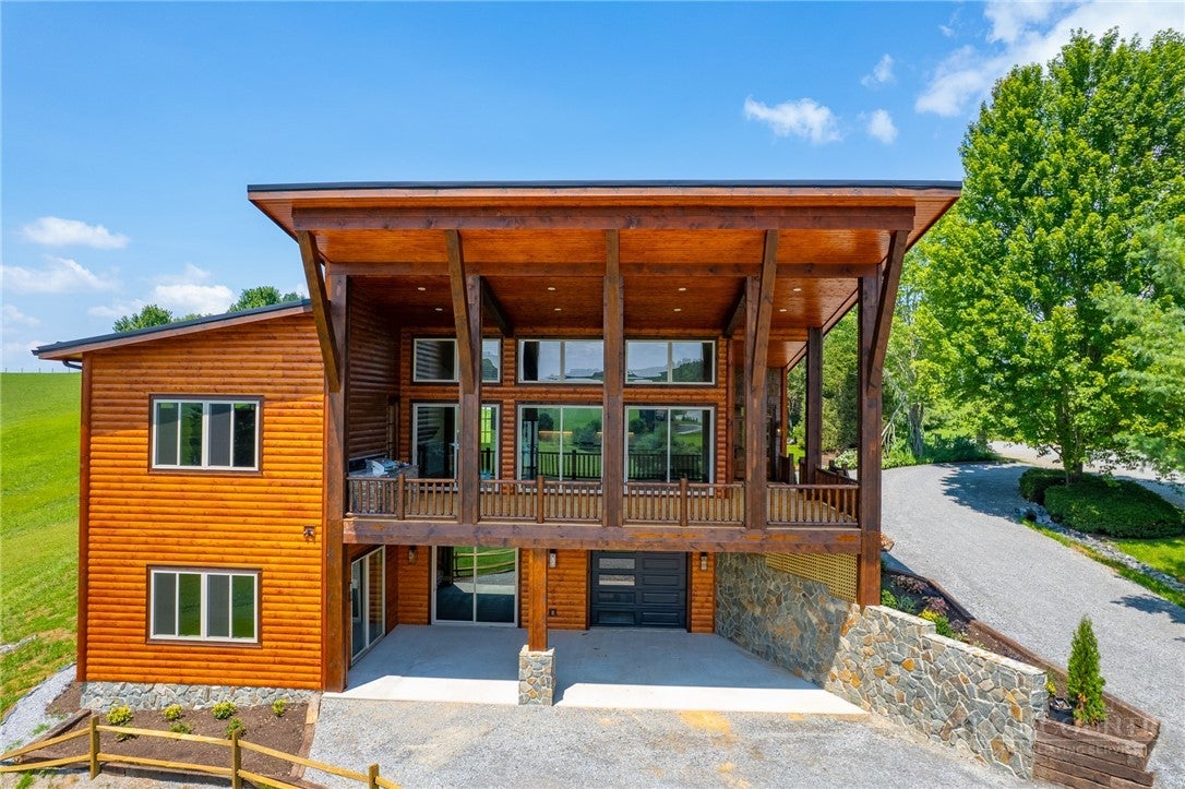 16 Bear Lodge Drive
