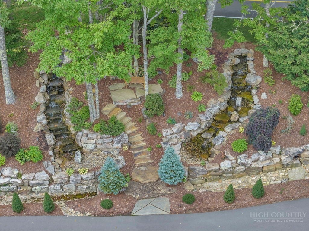 977 Summit Park Drive