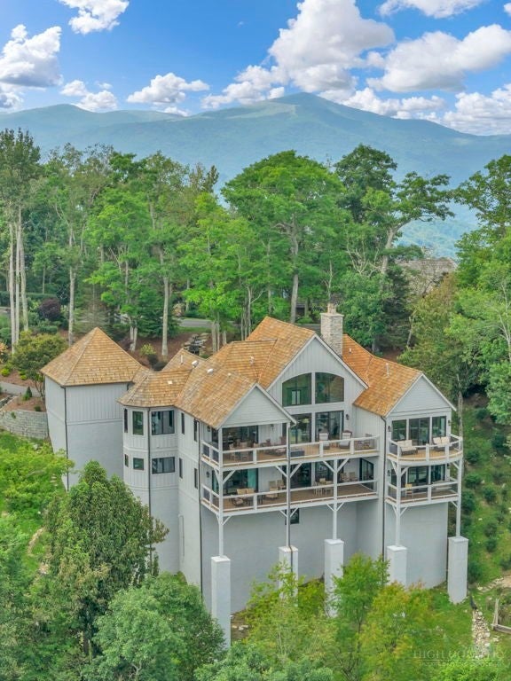977 Summit Park Drive