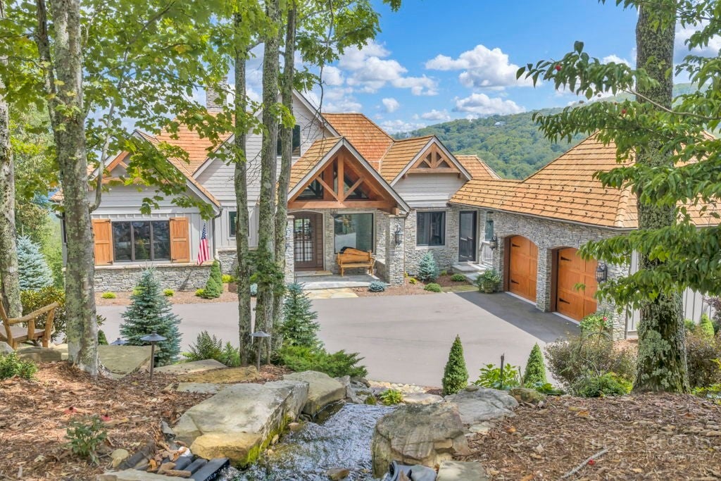 977 Summit Park Drive