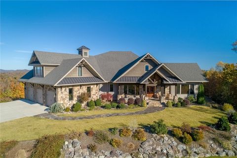 Photo of 1638 Johns Ridge Parkway, Lenoir, NC 28645 (MLS # 261098)