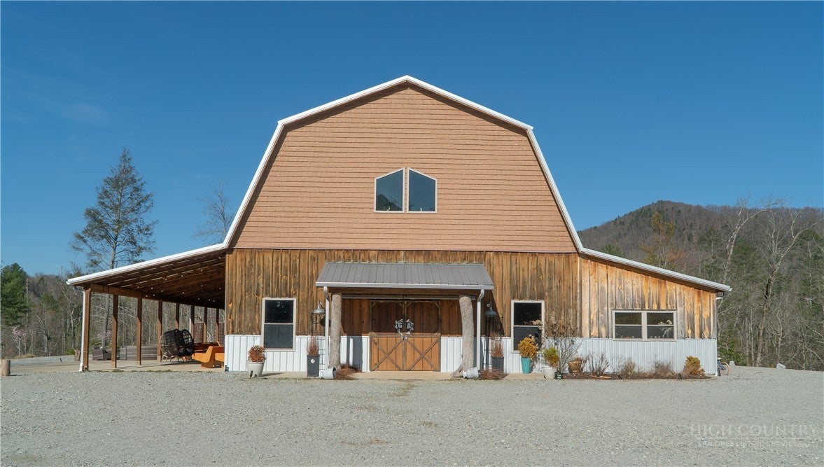 4885 Grandin Road