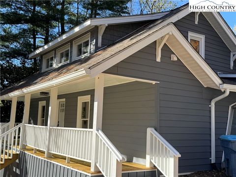 Photo of 237 Pine Street, Boone, NC 28607 (MLS # 258281) Photo of 237 Pine Street, Boone, NC 28607 (MLS # 258281)