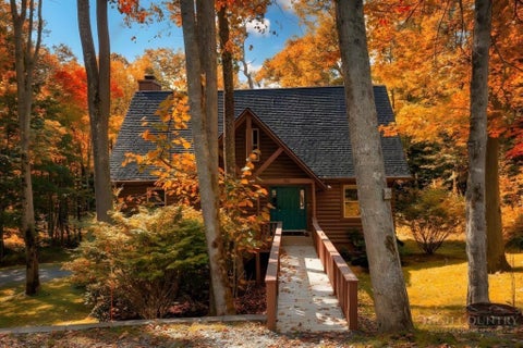 Photo of 358 Green Cove Road, Sugar Mountain, NC 28604 (MLS # 264202)