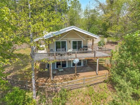 Photo of 607 Skyline Road, West Jefferson, NC 28694 (MLS # 261746)