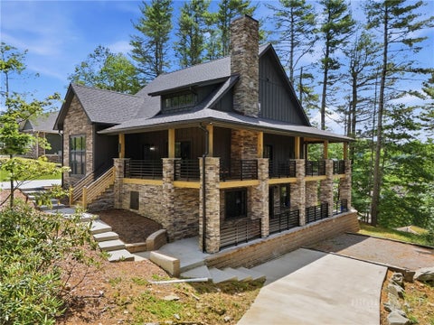 Photo of 344 Bass Lake Drive, Blowing Rock, NC 28605 (MLS # 262885)