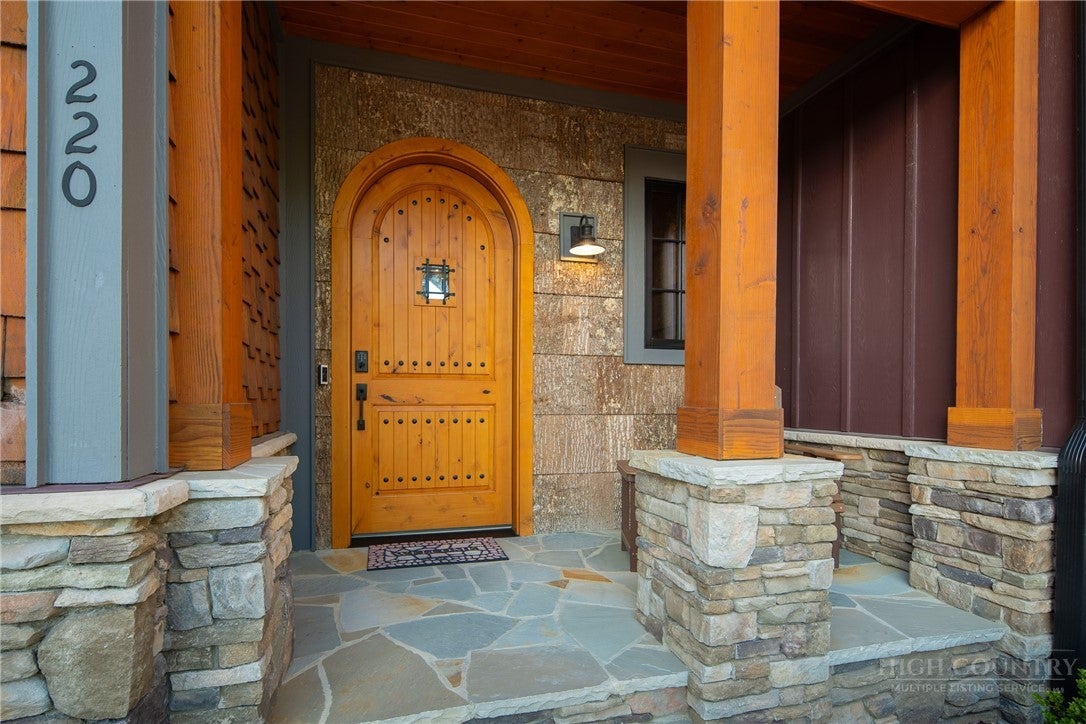 220 Persimmon Lane