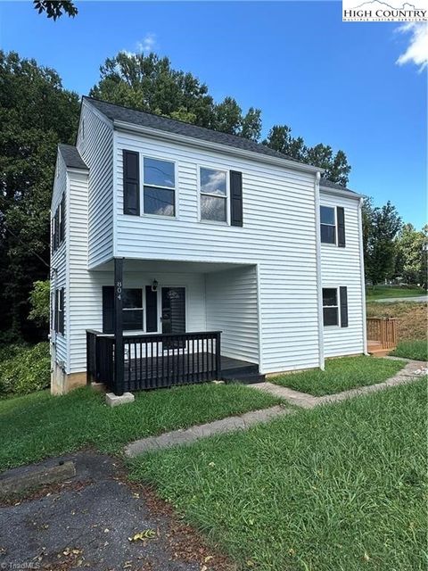 Photo of 804 Elizabeth Street, North Wilkesboro, NC 28659 (MLS # 257810)