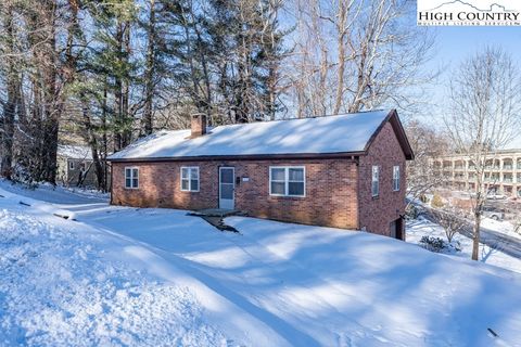 Photo of 126 Woodland Drive, Boone, NC 28607 (MLS # 253399)
